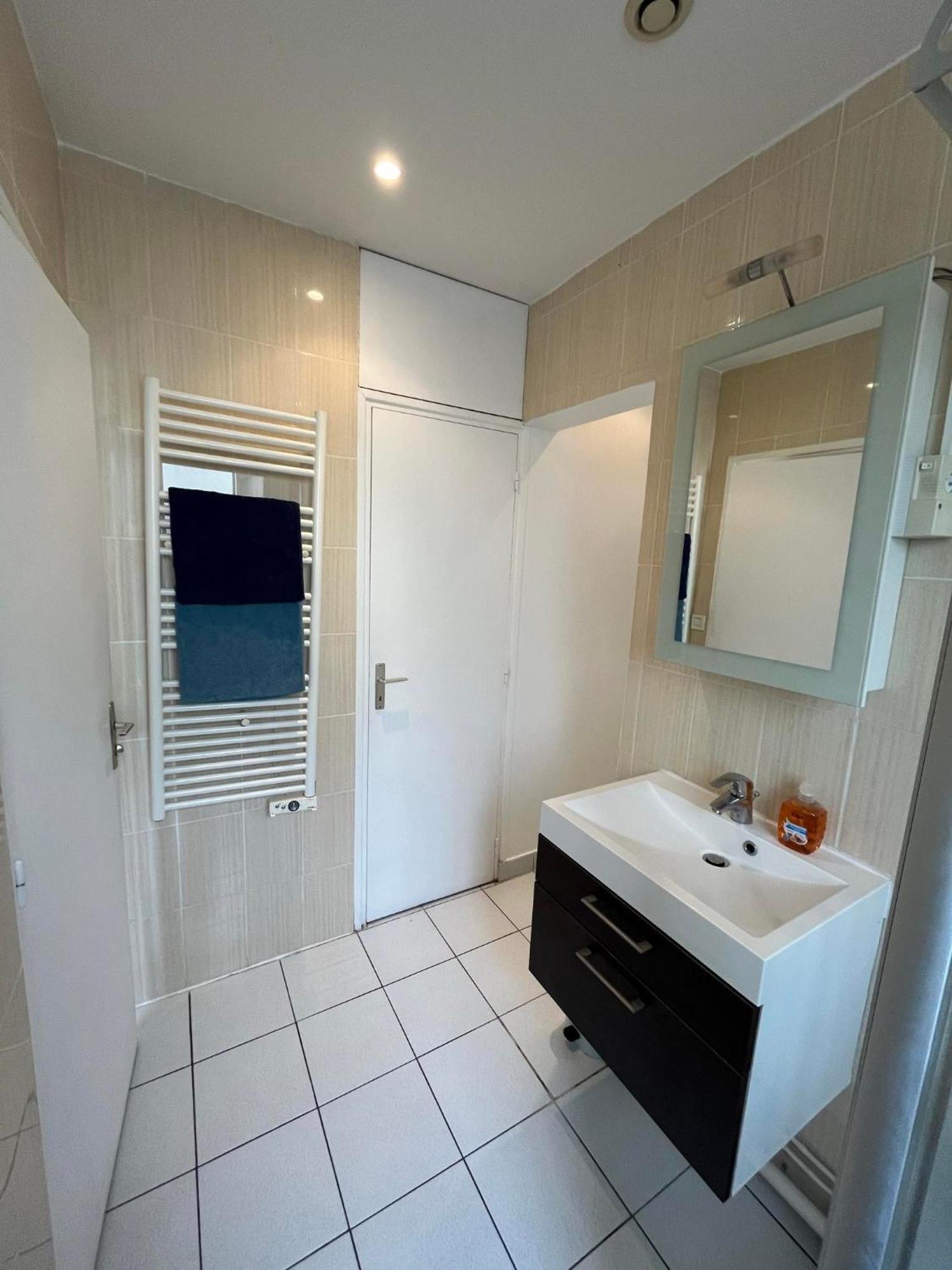 Cosy Centre Apartment Guidel